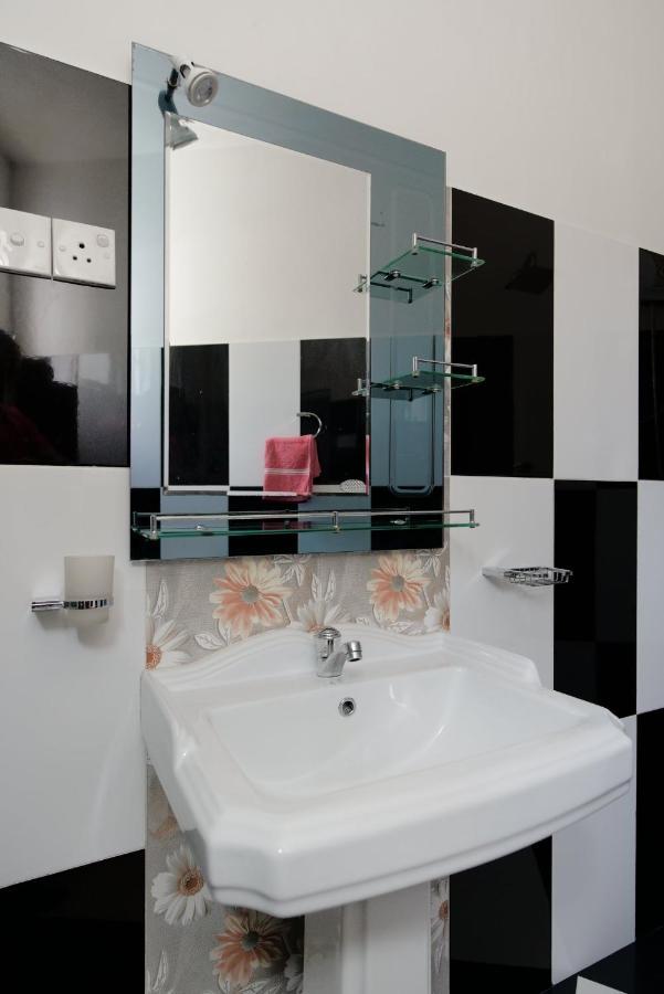Kandyan White Homes Гостевой дом Канди